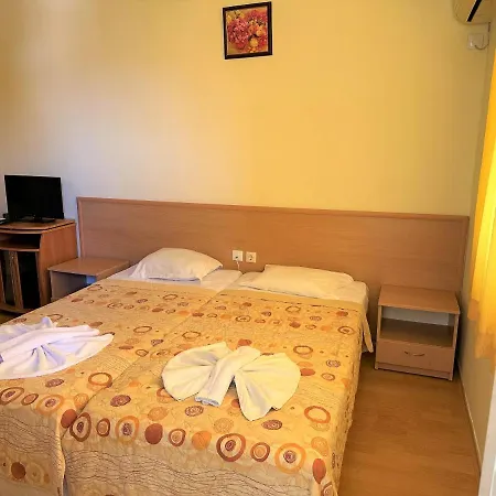 Bravo 1 Morenia ساني بيتش